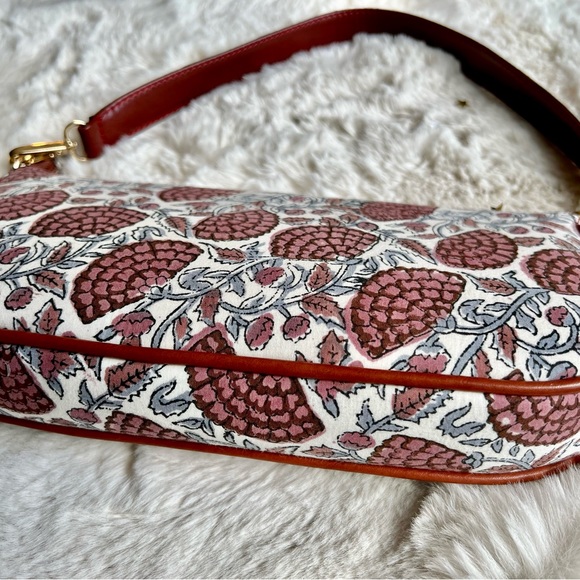 Beautiful block print baguette shoulder bag. Brand new and unused. - Picture 5 of 7